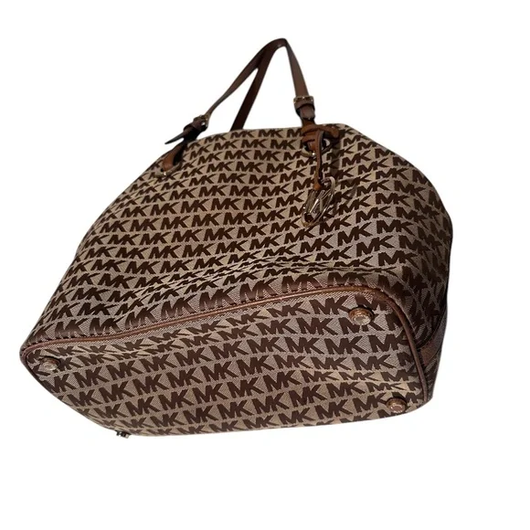 MICHAEL Michael Kors Brown Shoulder Bag with Monogram Pattern - Picture 4 of 4